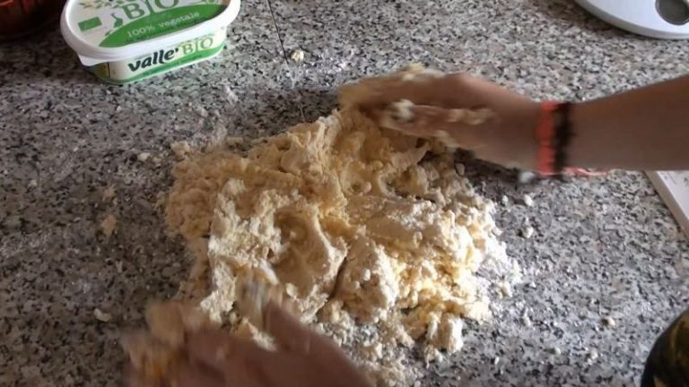 Crostata con crema di zucca e ricotta: lavorare gli ingredienti