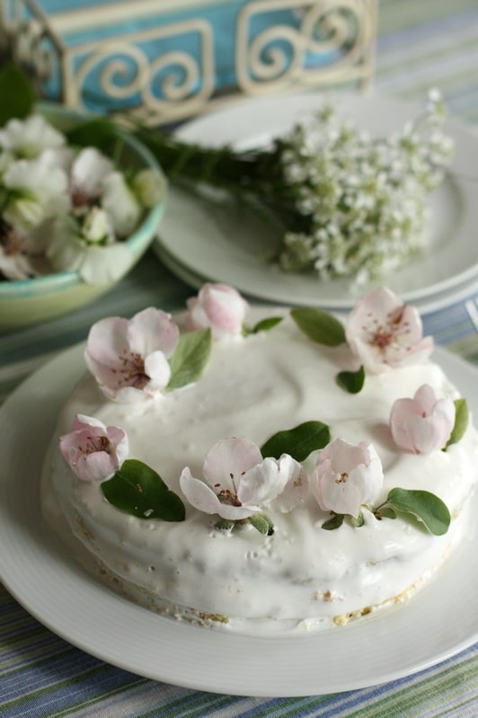 Torta bianca con crema al limoncello