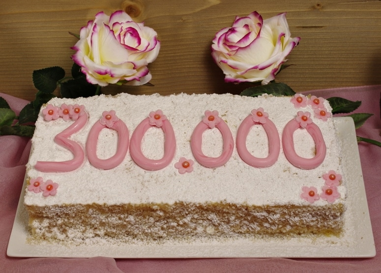 Torta 300.000 Amici alla mandorla e pesche