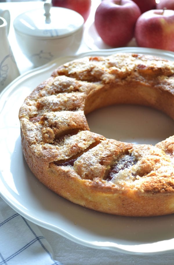 Ciambella alle mele e nocciole