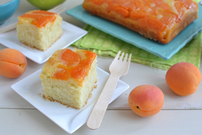 Torta rovesciata con albicocche caramellate