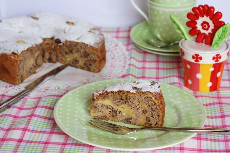 Torta di mele e noci al grano saraceno