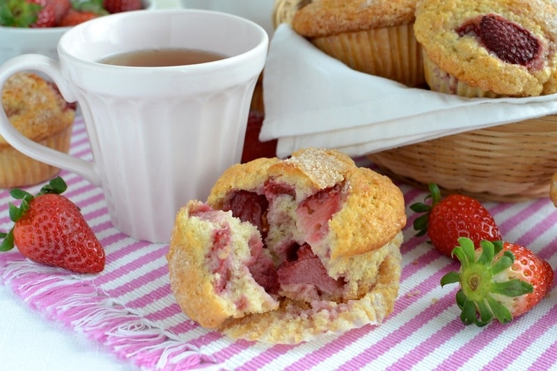Muffins yogurt, fragole e cannella