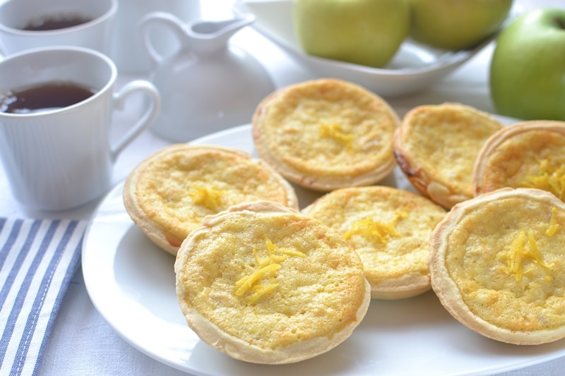 Crostatine mele e ricotta