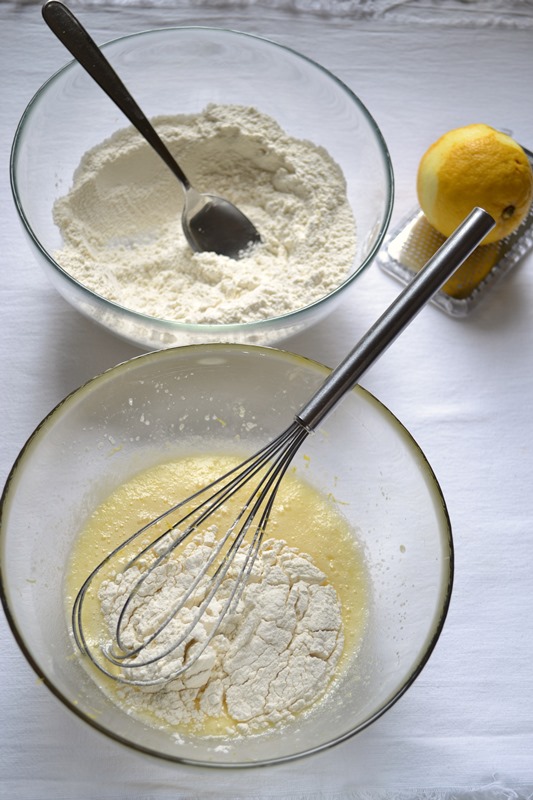 Torta fresca yogurt e fragole: unire la Vallé sciolta