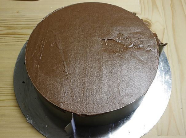 Torta sette veli: coprire la torta con la mousse