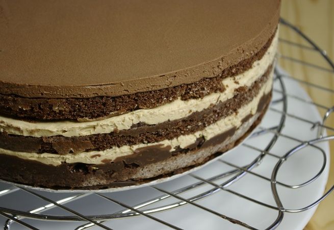Torta sette veli: mettere in frigo a rassodare