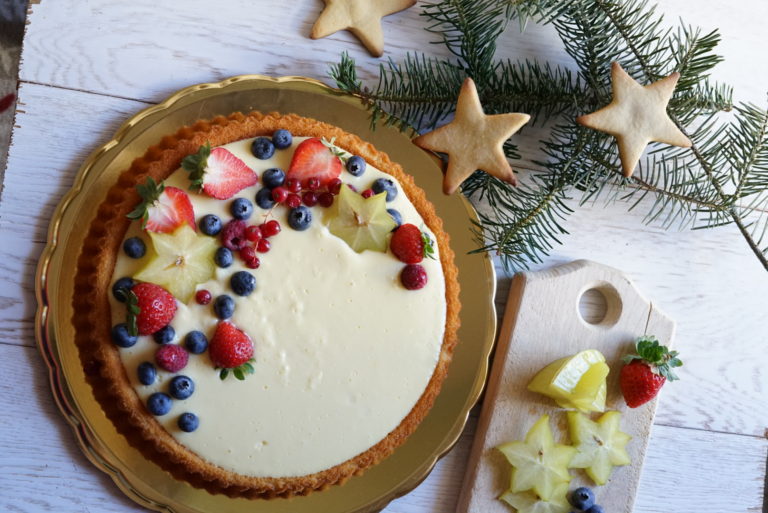 torta soffice con crema al limone e frutti rossi 7