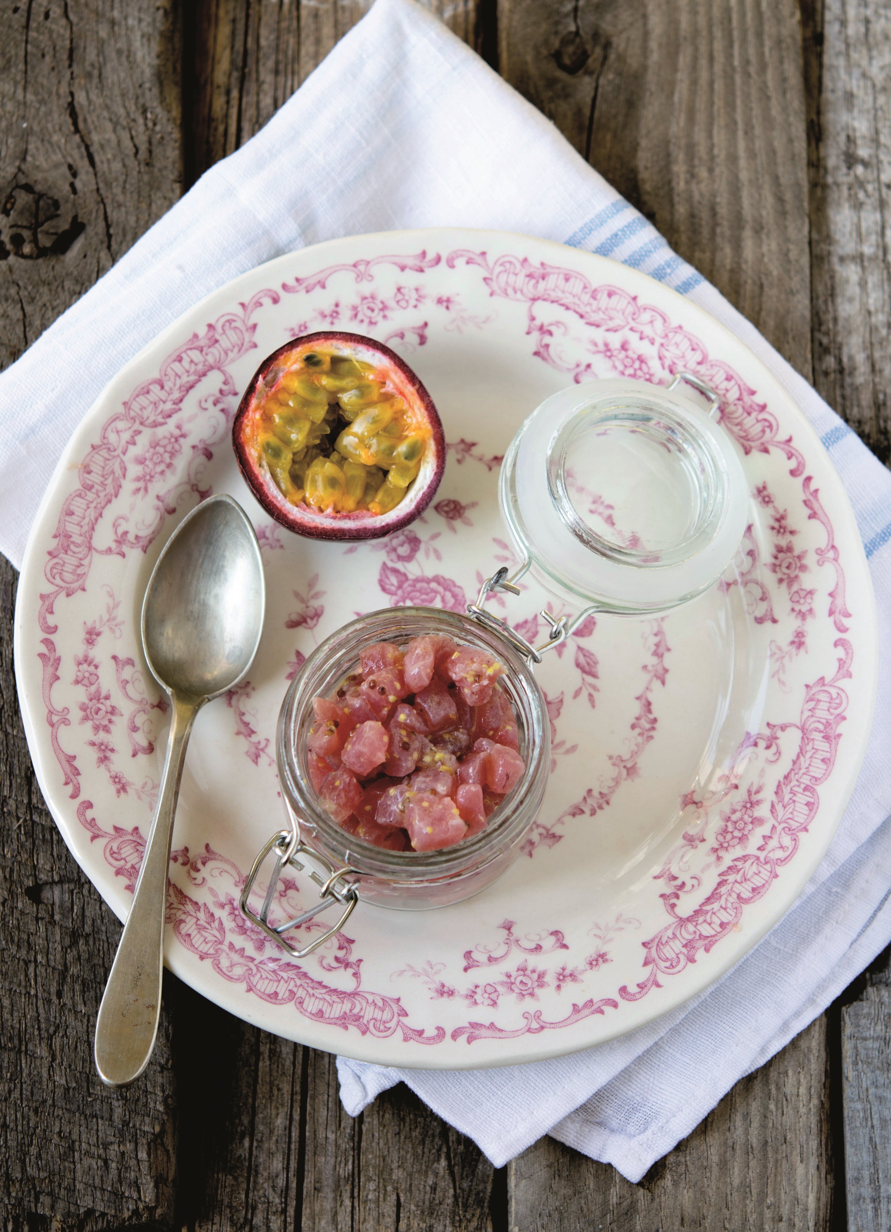 Tartare di tonno con frutto della passione