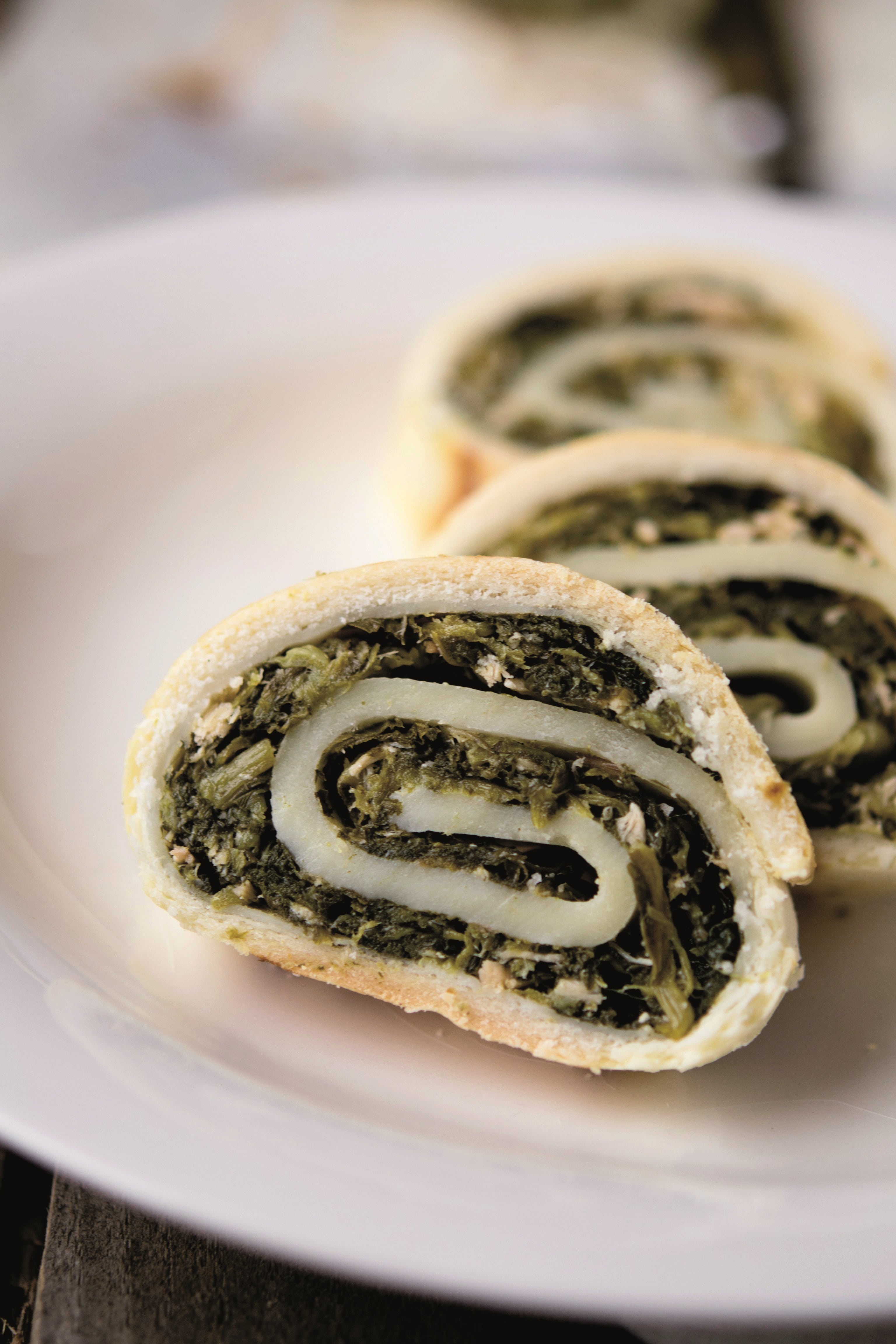 Rotolo salato con erbette e sgombro