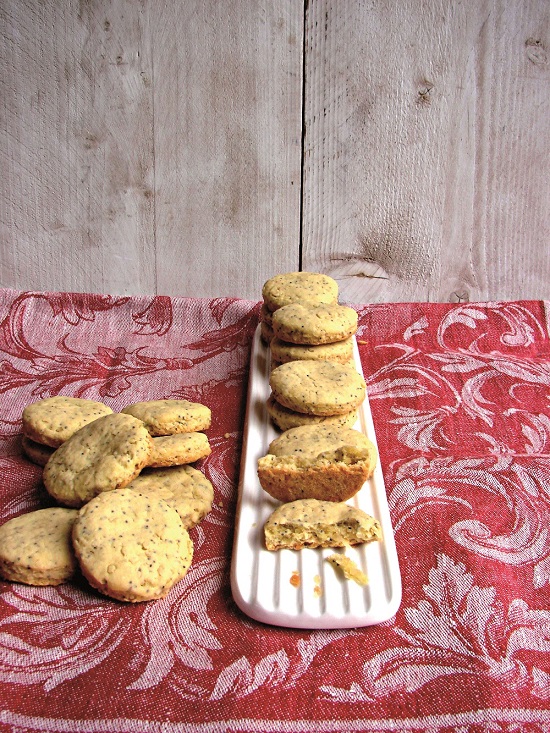 Biscotti salati alle mandorle