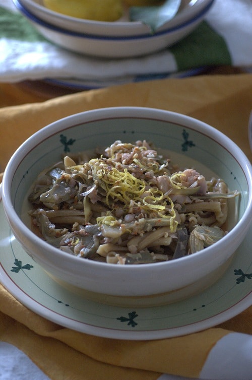 Caserecce integrali con ragù di triglie e carciofi