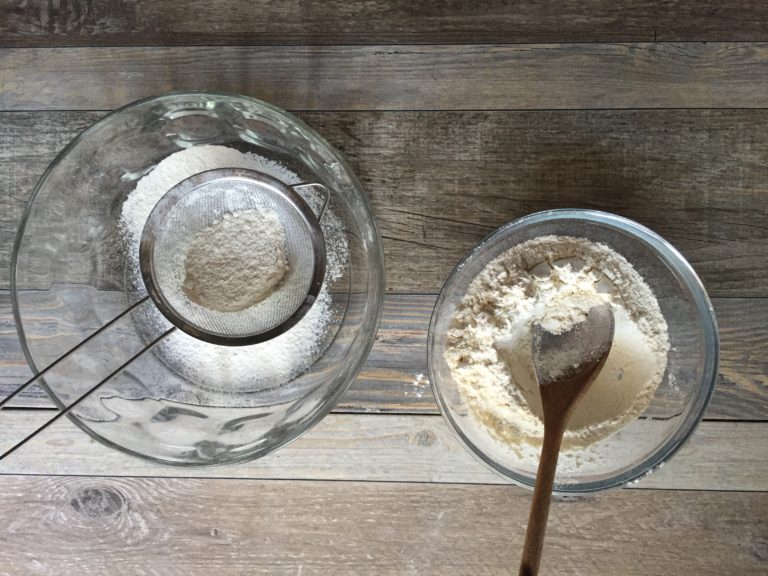 Preparazione torta di mele senza burro - step 1