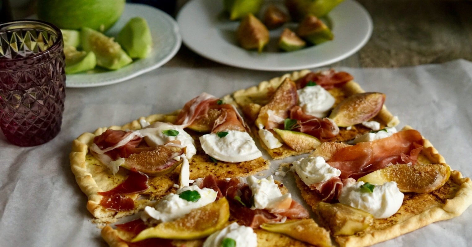 Pizza prosciutto, fichi e burrata