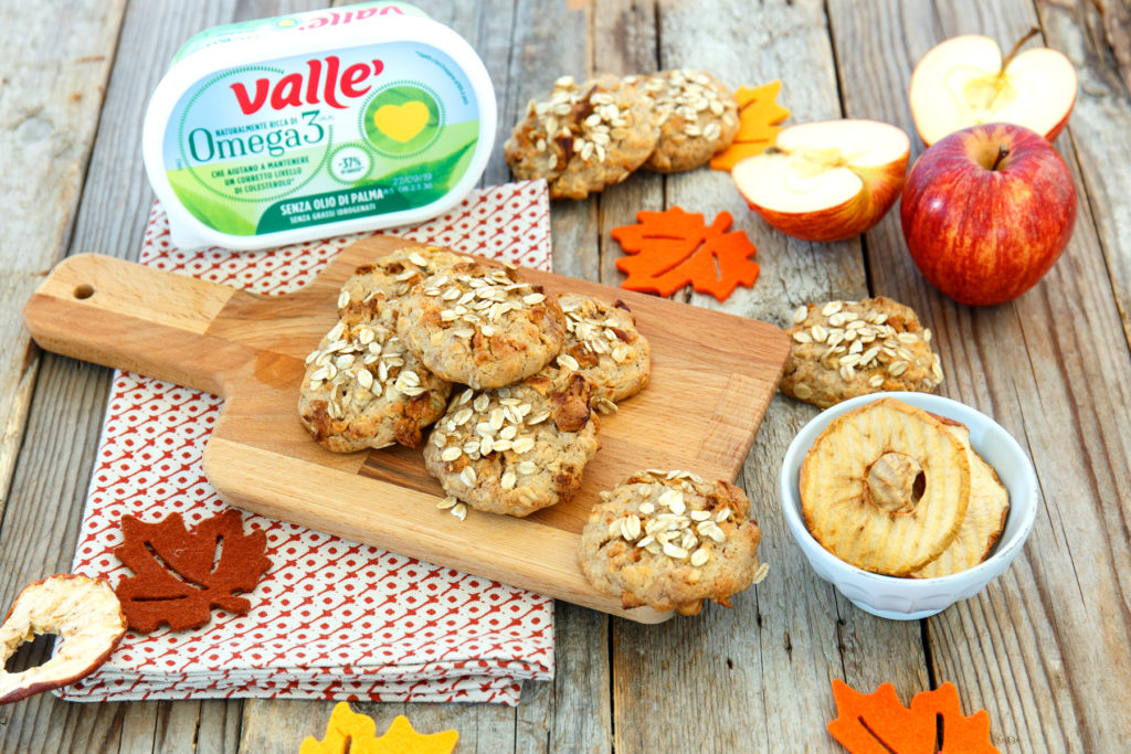 Biscotti integrali con mele e noce moscata