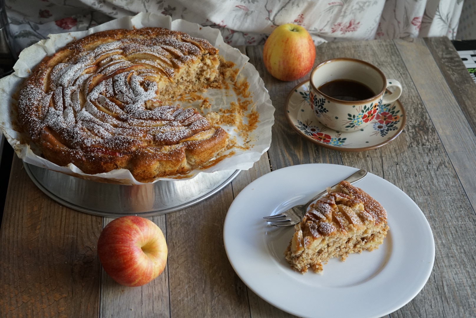 Torta integrale di mele e mandorle