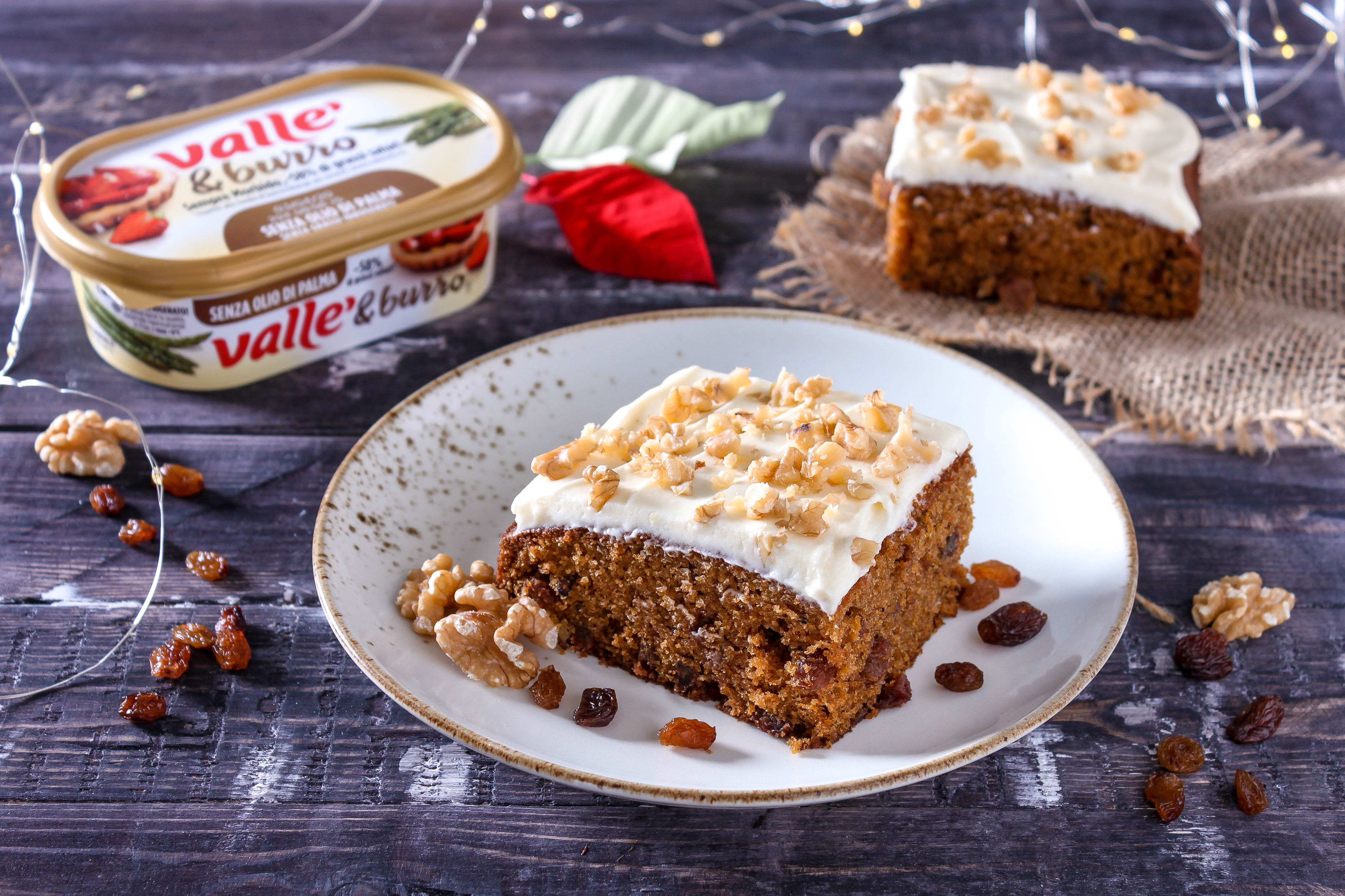Torta di zucca, cannella e noci con frosting al formaggio