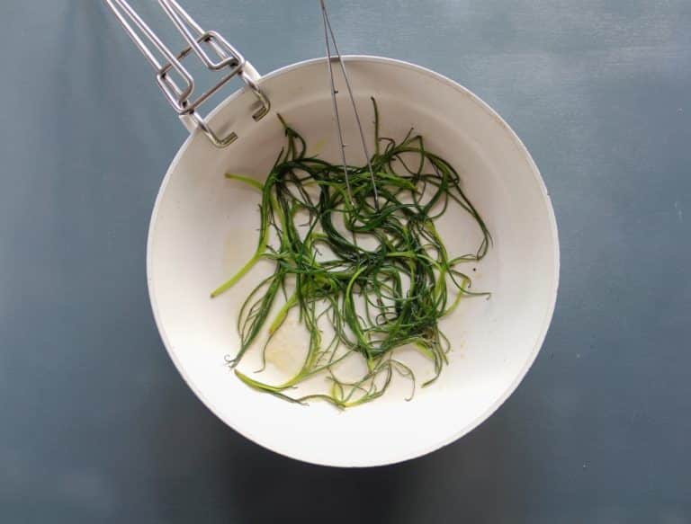 Insalata primaverile di verdure cotte e crude, citronette miele e senape - Step 1