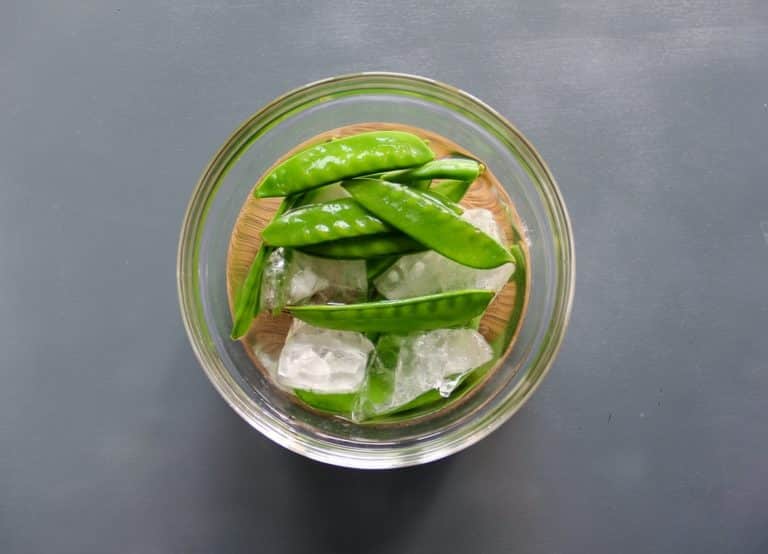 Insalata primaverile di verdure cotte e crude, citronette miele e senape - Step 4