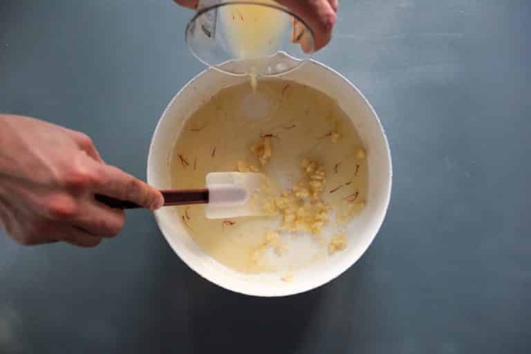 Tagliolini di pasta fresca, cozze, zafferano ed erba cipollina - Step 6