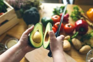 Avocado tagliato a metà