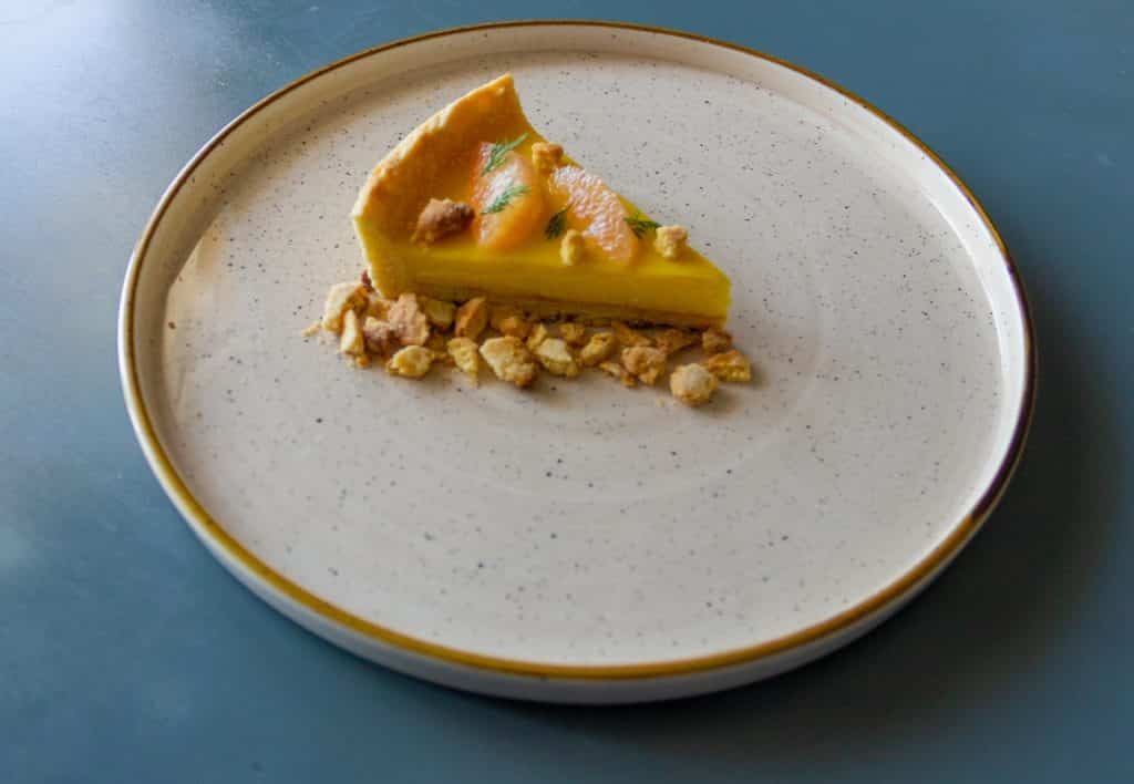 Crostata alla crema di limone, pompelmo, aneto