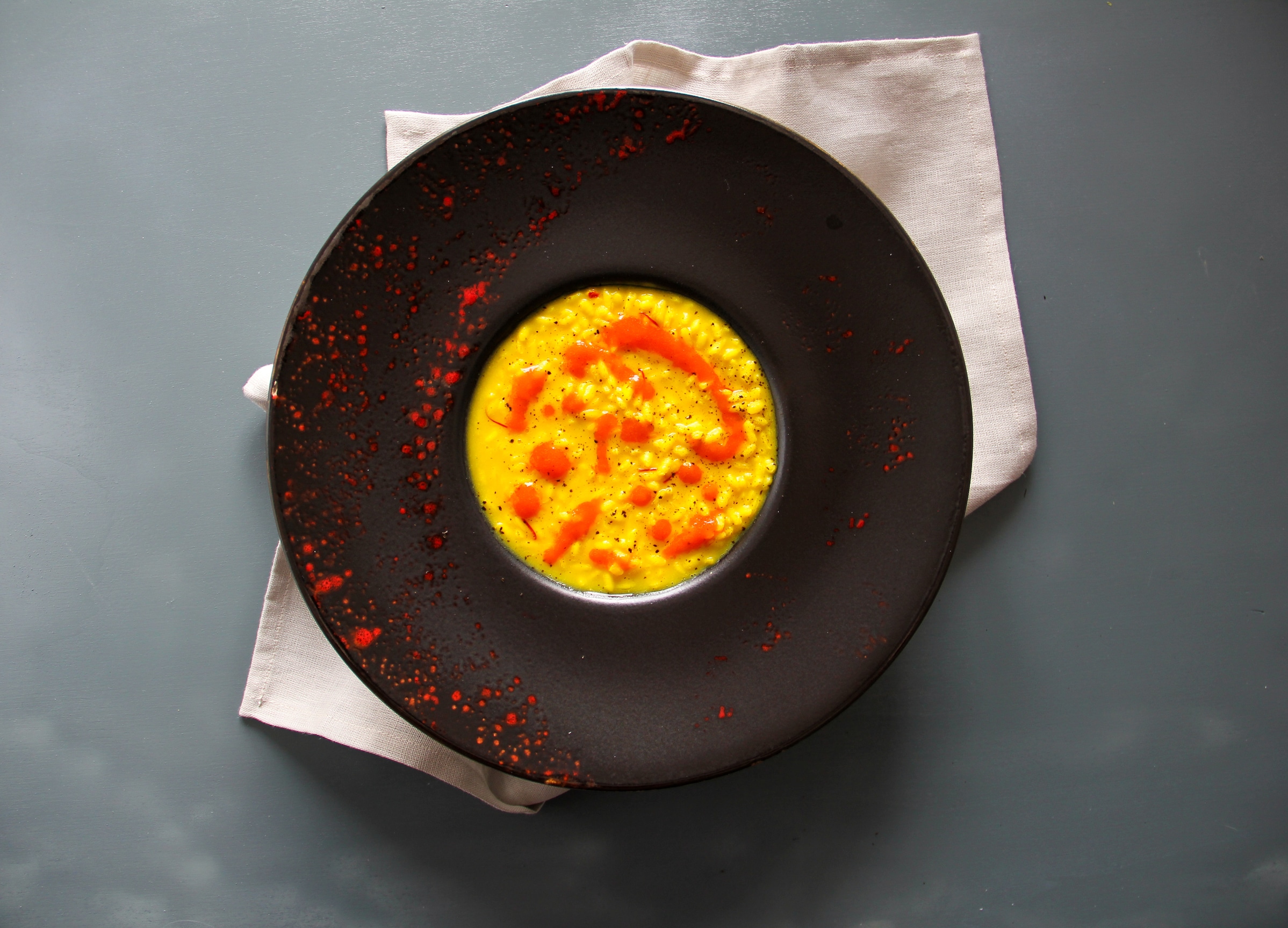 Menu Di Natale Vegetariano Giallozafferano.Risotto Giallo Zafferano Peperone Rosso Liquirizia Valle Italia