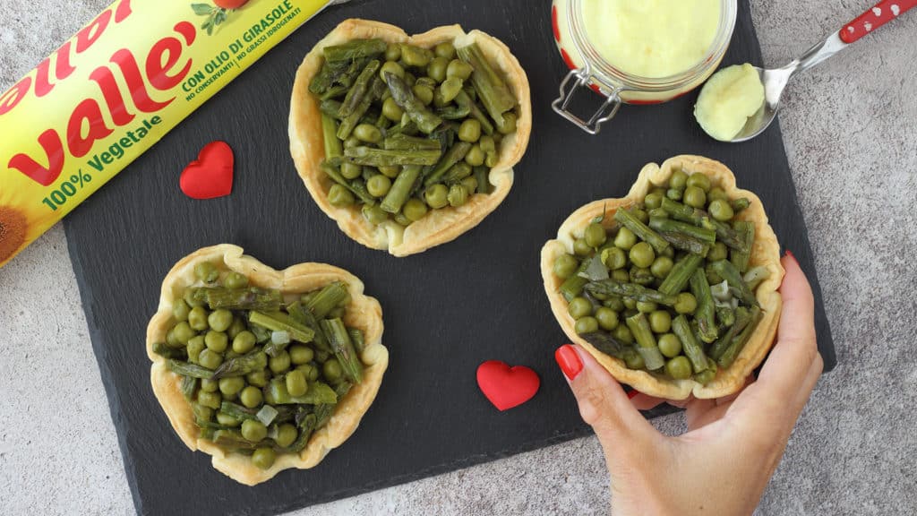 Crostatine salate alle verdure e curcuma