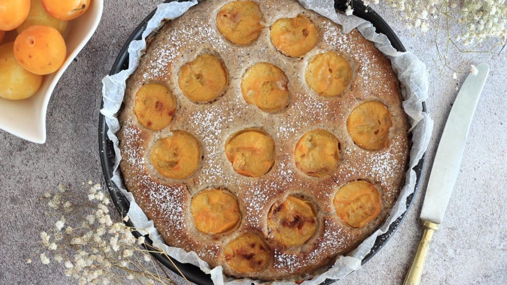 Torta di susine e grano saraceno