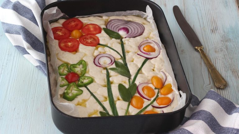 Focaccia soffice senza impasto alle verdure 9