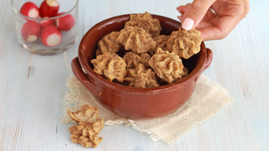 Biscotti salati con semi e legumi