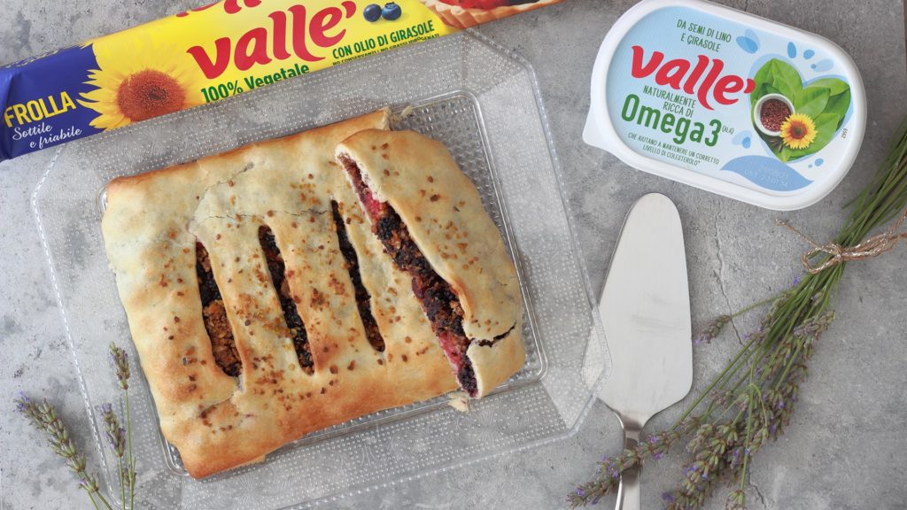 Strudel di more con lamponi e pistacchi