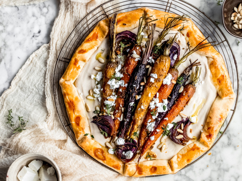 Galette hummus e carote colorate