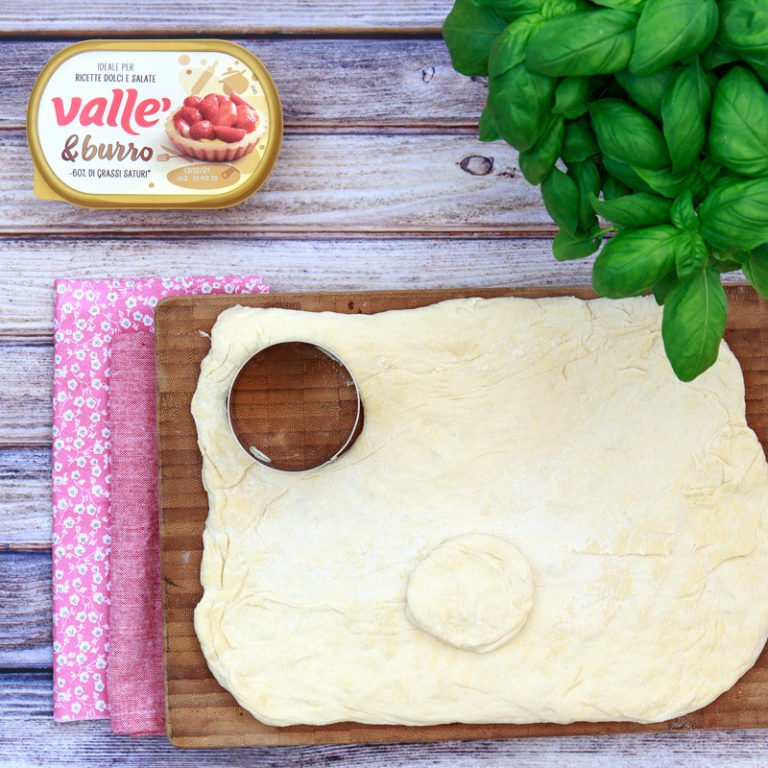 dare la forma ai panzerotti al forno Vallé
