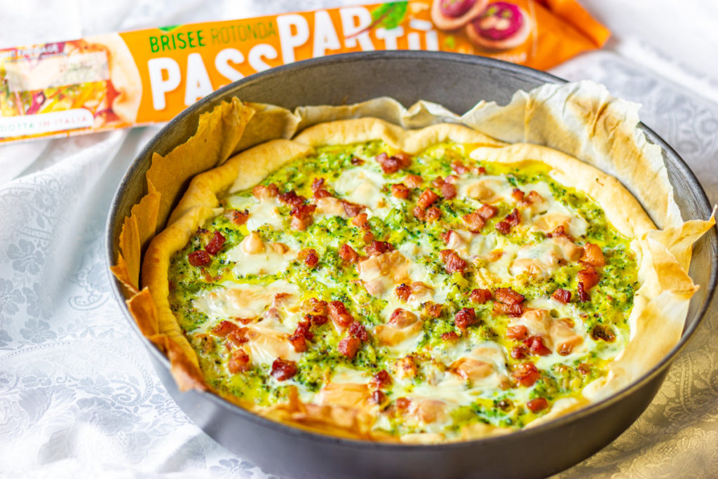 Torta salata con broccoli, cotto e pancetta