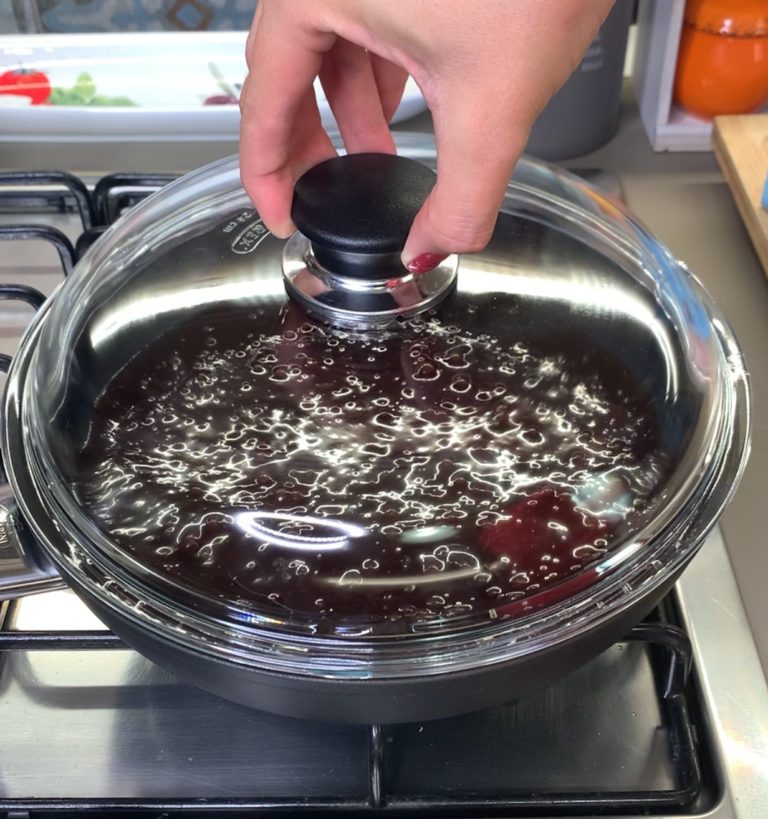 Torta in padella cioccolato e pistacchio