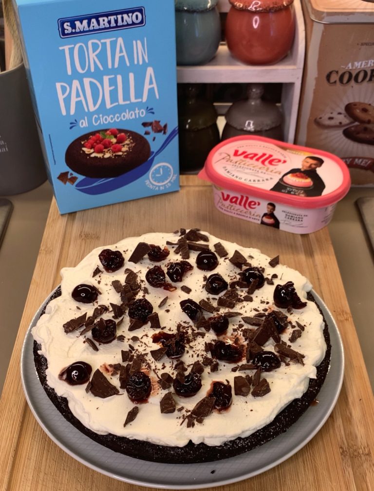 Torta in padella Foresta Nera farcire